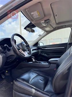 نيسان ألتيما